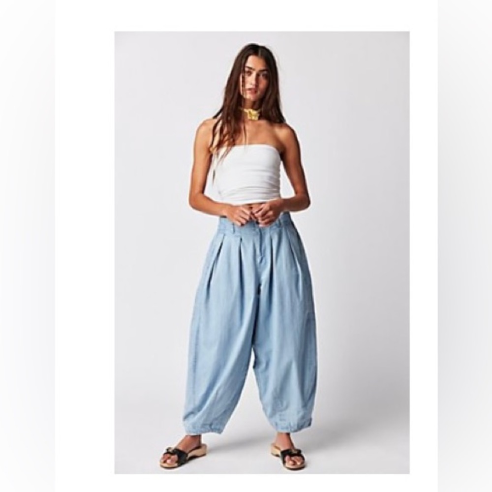 Free People Ridley Pull on size M in Vera Blue. Gently worn 3 times